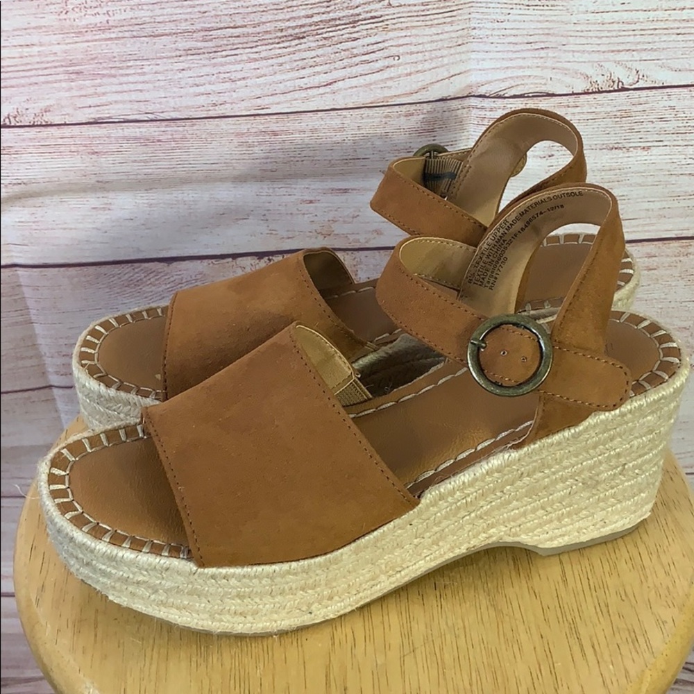 Universal Thread Espadrille โ Sandals Size8.5